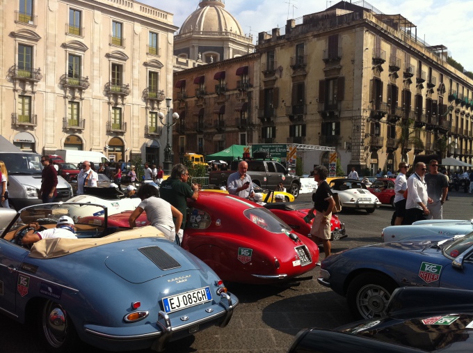 Destra, sinistra. Il Toro, la Juve, le corse e i motori.