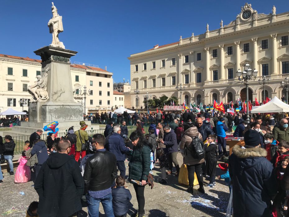 Le piazze sarde per la pace (La NUova Sardegna, 4 marzo 2022)